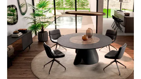 Tavolo rotondo allungabile in legno Veliero con vassoio girevole Lazy Susan in ceramica incassato nel piano di Ozzio