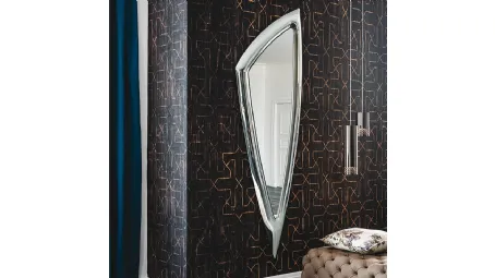 Specchio con cornice in cristallo curvato Camelot di Cattelan Italia