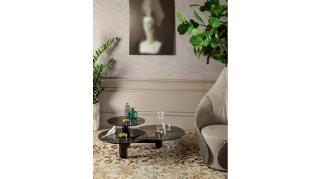 Tavolino rotondo Cosmo con top in vetro e base in legno massello di Tonin Casa