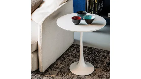 Tavolino con base in poliuretano Hugo di Cattelan Italia