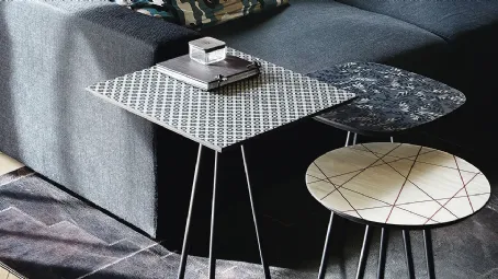 Tavolino con gambe in metallo e piano in legno Kaos di Cattelan Italia