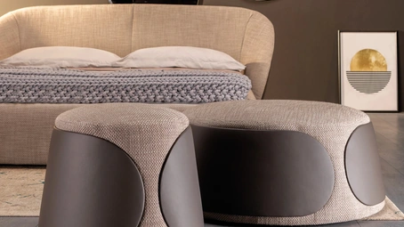 Pouf Mama in tessuto e pelle di Tonin Casa