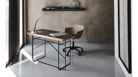 Scrittoio Wolf Keramik con piano in ceramica Marmi e base in acciaio di Cattelan Italia