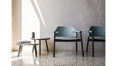 Tavolino in ceramica rotondo o quadrato con gambe in legno Suite CT di Midj