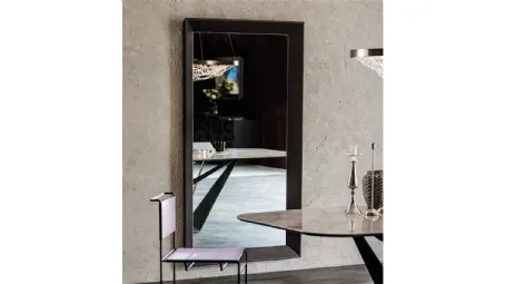 Specchio con cornice rivestita in pelle Taxedo Magnum di Cattelan Italia