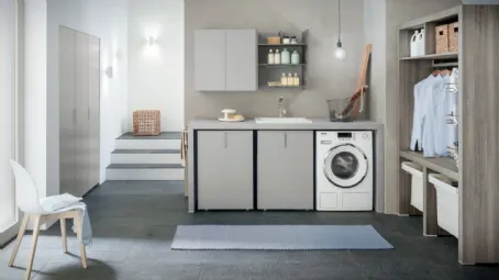 Mobile da lavanderia Laundry System C02 in laccato Grigio opaco e laminato Eucalipto di Baxar