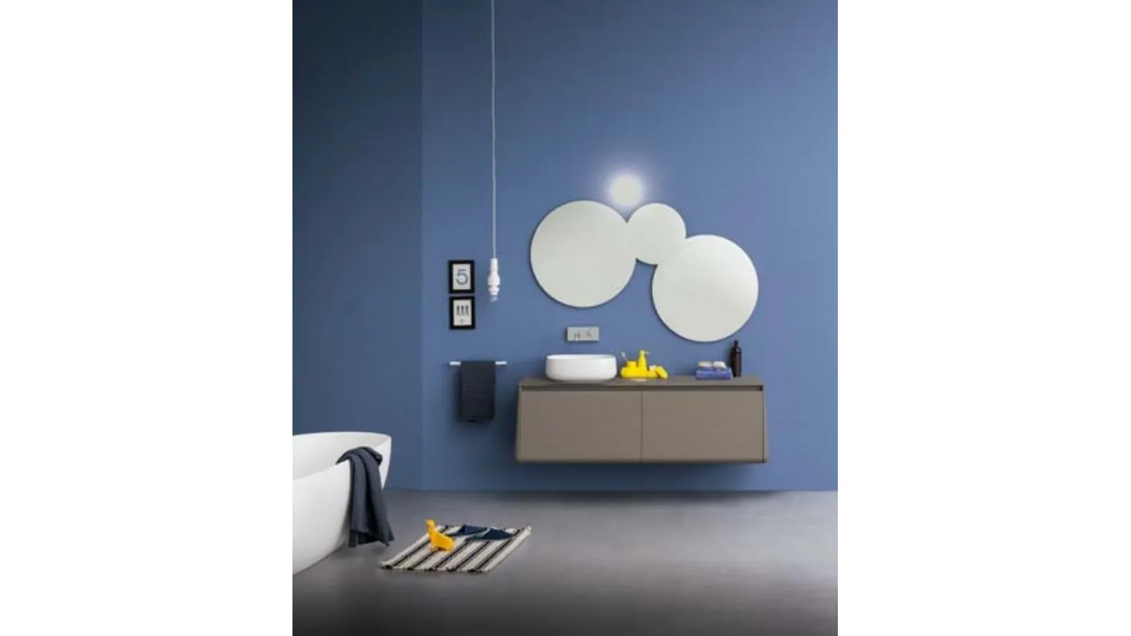 Mobile sospeso da bagno in laccato opaco con top in vetro laccato lucido Campus 03 di Birex