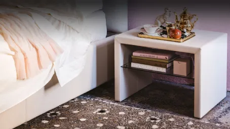 Comodino in legno rivestito in ecopelle Dorian di Cattelan Italia