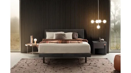 Letto in tessuto con testiera Beta di Pianca