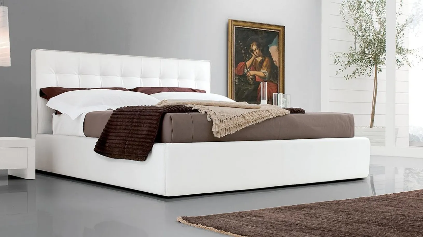 Letto classico in tessuto bianco con testiera imbottita e trapuntata Grace di Spagnol Salotti