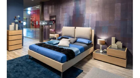 Letto matrimoniale M2208 in tessuto con testiera di Moretti Compact