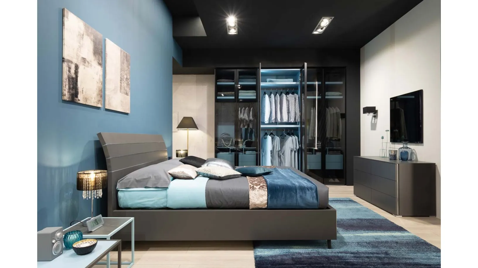 Letto in laccato grafite con testiera MC039 di Moretti Compact