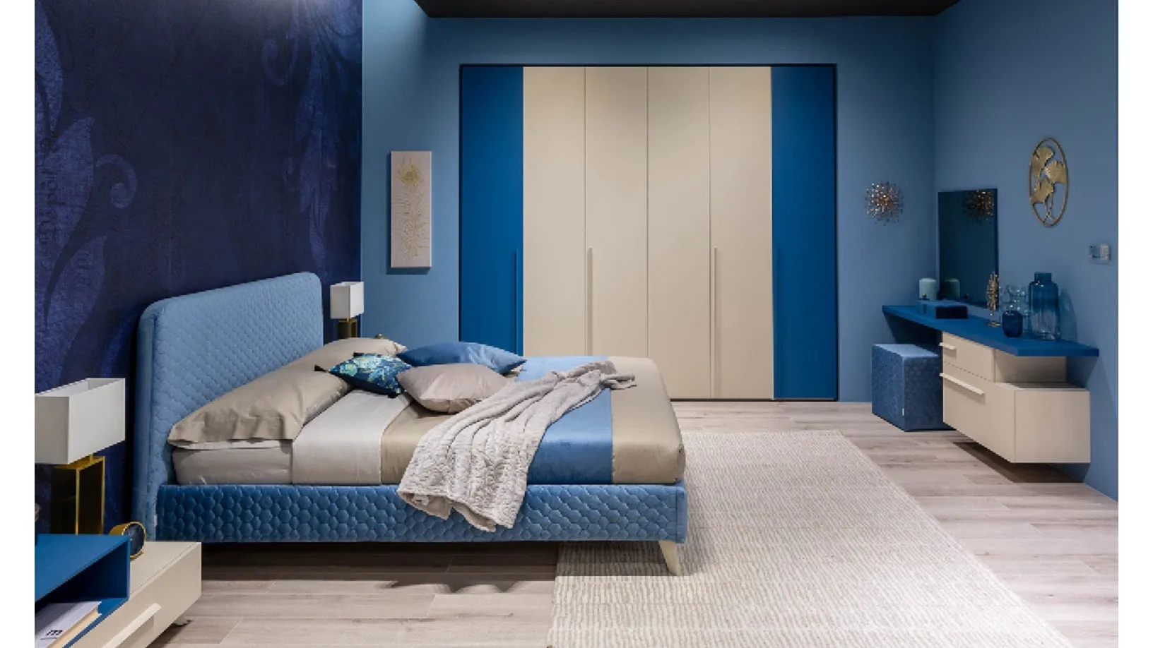 Letto matrimoniale in velluto trapuntato con testiera NC503 di Moretti Compact