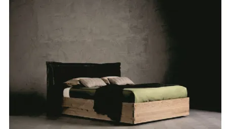 Letto matrimoniale in legno con testiera in tessuto Pegaso di Alta Corte