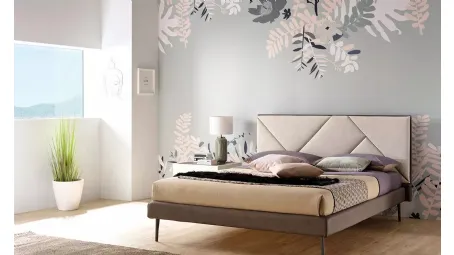 Letto matrimoniale con testiera composta da tasselli in ecopelle SC221 di Moretti Compact