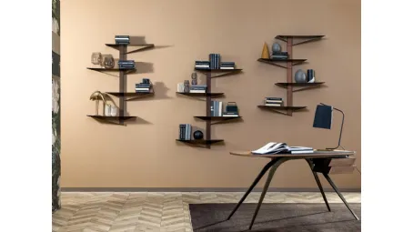 Libreria sospesa Albatros in legno con mensole in metallo di Tonin Casa