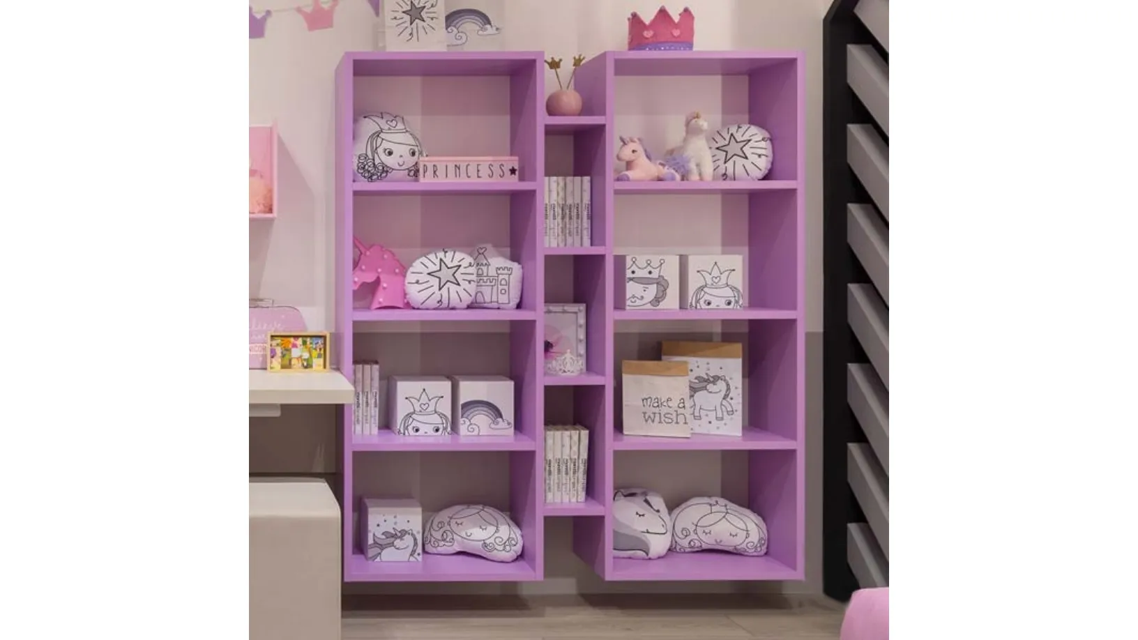 Libreria sospesa in laccato lilla Outline MC034 di Moretti Compact