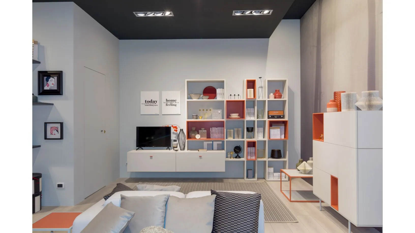 Libreria componibile in melaminico e laccato MC044 di Moretti Compact