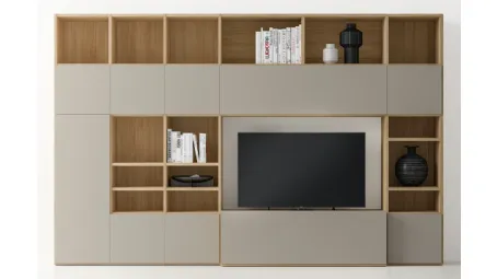 Libreria in laccato opaco e finitura Matwood Honey con vano porta TV Composizione PTG319 di SantaLucia