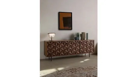 Madia All Star con petali in legno massello applicati a mano che ricoprono le ante dalle basi specchiate di Tonin Casa