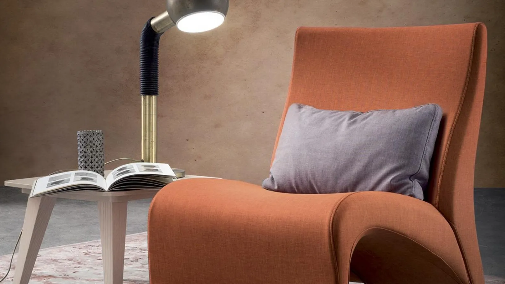 Poltrona ergonomica in tessuto Lulù di Spagnol Salotti