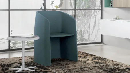 Poltroncina in tessuto dal design semplice ed essenziale Nest Due di Spagnol Salotti