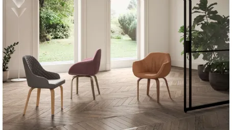 Sedia girevole in pelle imbottita con gambe in Rovere Atena di Ozzio