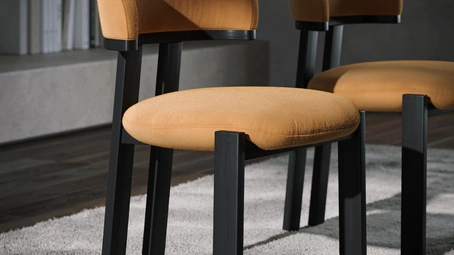 Sedia in tessuto e legno Camila di Tonin Casa