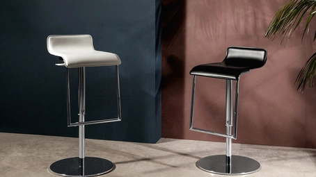 Sgabello in cuoio Milano di Tonin Casa