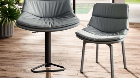 Sgabello in pelle Noa di Ozzio