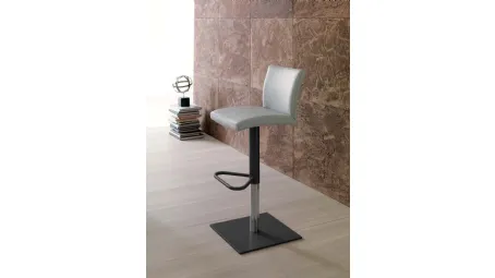 Sgabello con seduta rivestita in ecopelle e basamento in metallo Soft di Ozzio