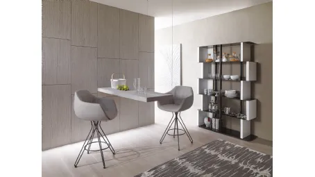 Sgabello fisso con basamento in filo metallico e seduta rivestita in pelle Victor di Ozzio