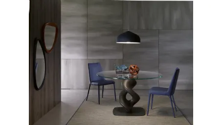 Tavolo con piano in cristallo e base scultura in metallo Liquid di Ozzio