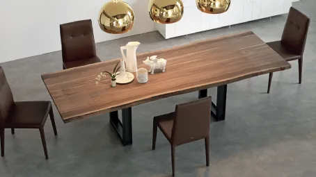 Tavolo con base in metallo e piano in legno Sigma Drive di Cattelan Italia