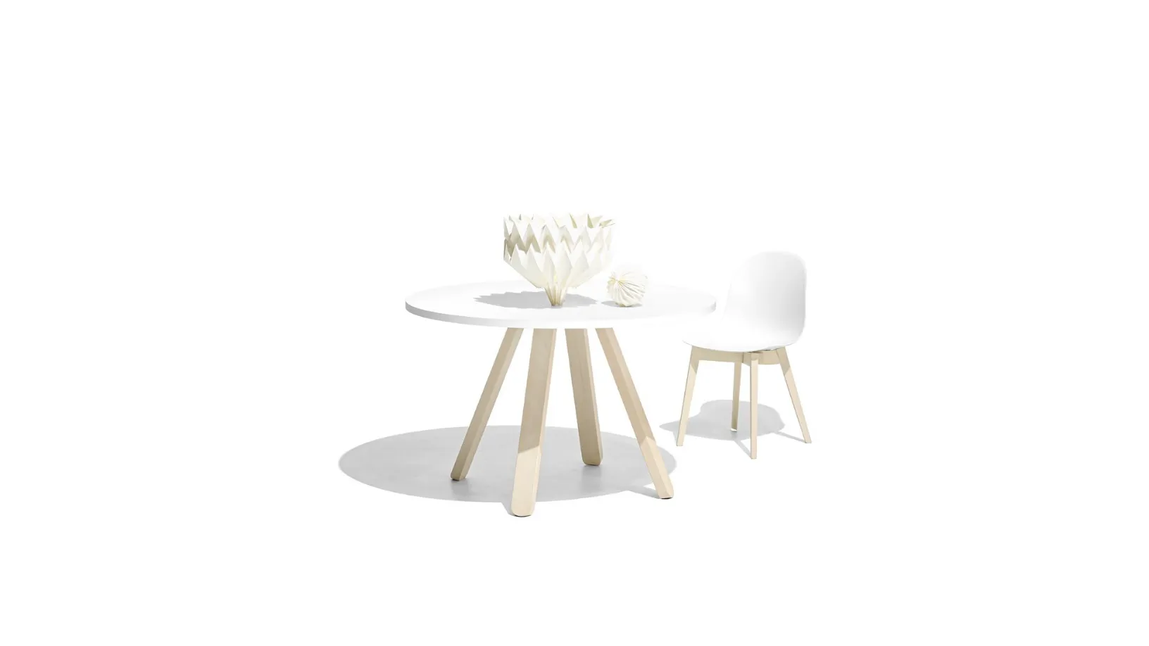 Tavolo rotondo in laminato bianco e base in legno di faggio sbiancato Stecco di Connubia