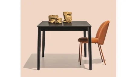 Tavolo rettangolare in legno di faggio con angoli arrotondati, 4 gambe, Tabla di Connubia