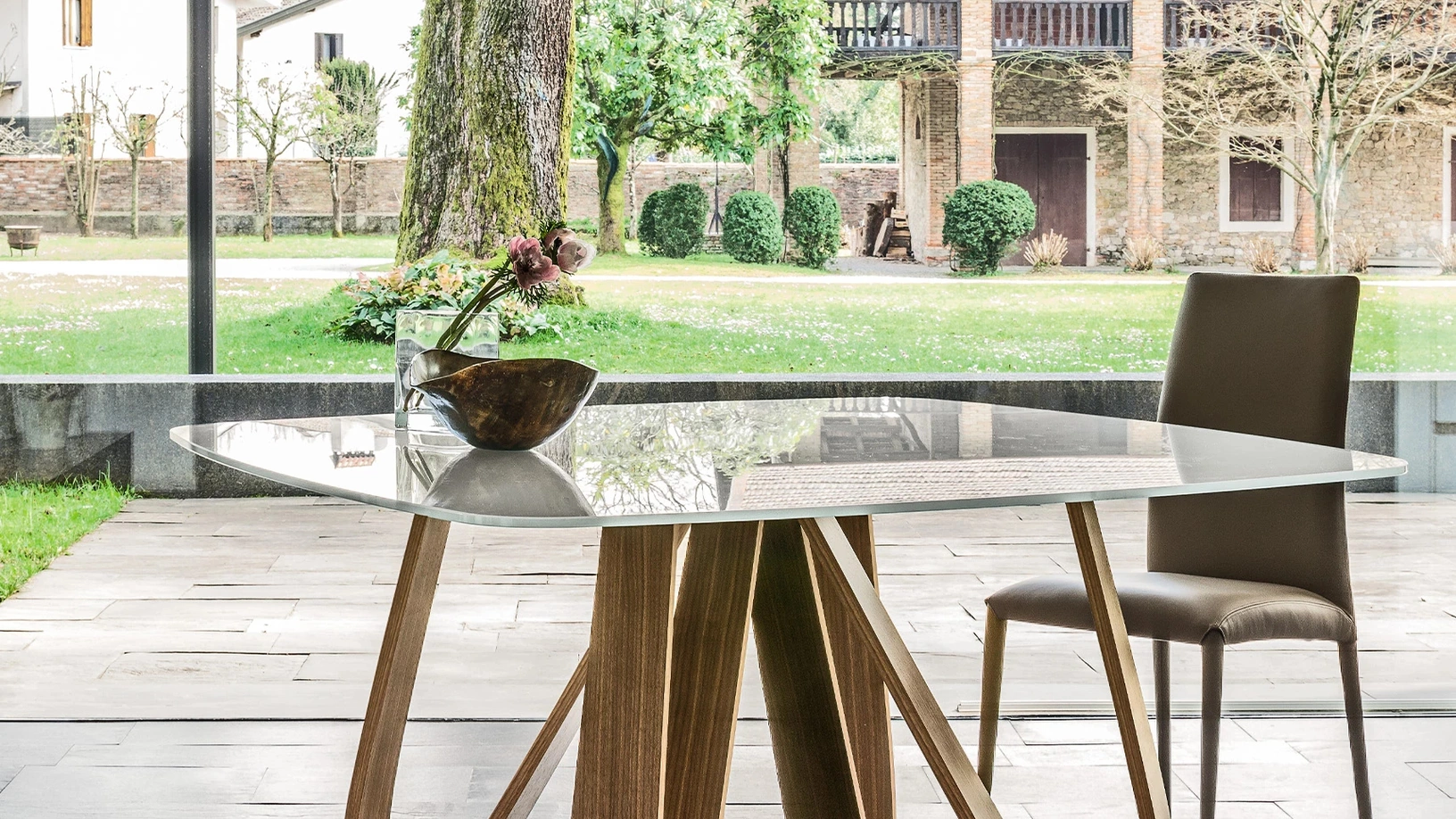 Tavolo Butterfly in vetro di Tonin Casa