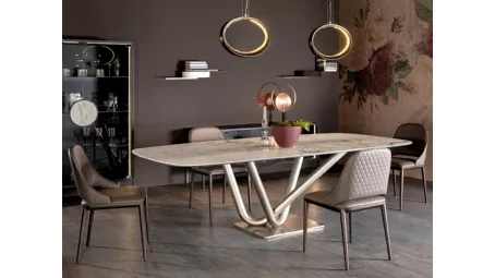 Tavolo con top in grès porcellanato e base in metallo verniciato Victory di Tonin Casa
