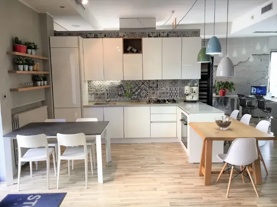 Cucina moderne Alevè Espo realizzata da interni Guzzardi